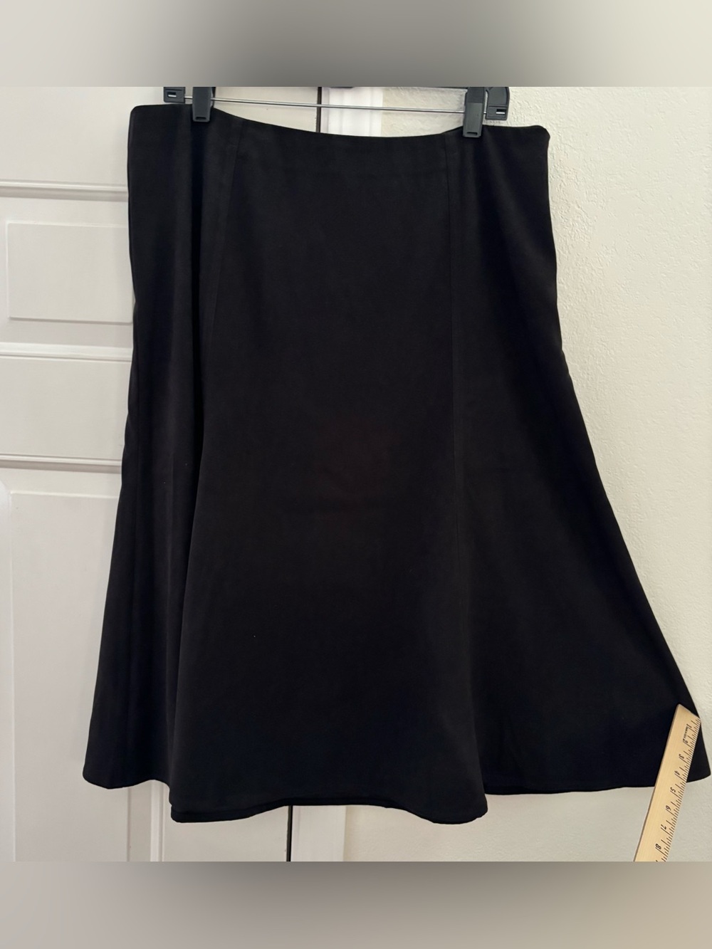 JM Collection Black Flared Mermaid Silhouette A-Line Skirt with Side Zipper